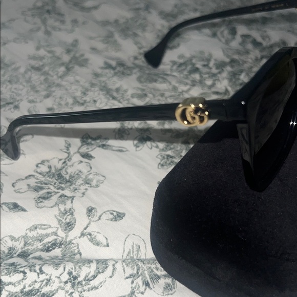 Gucci Black and Gold Sunglasses - Picture 2 of 8